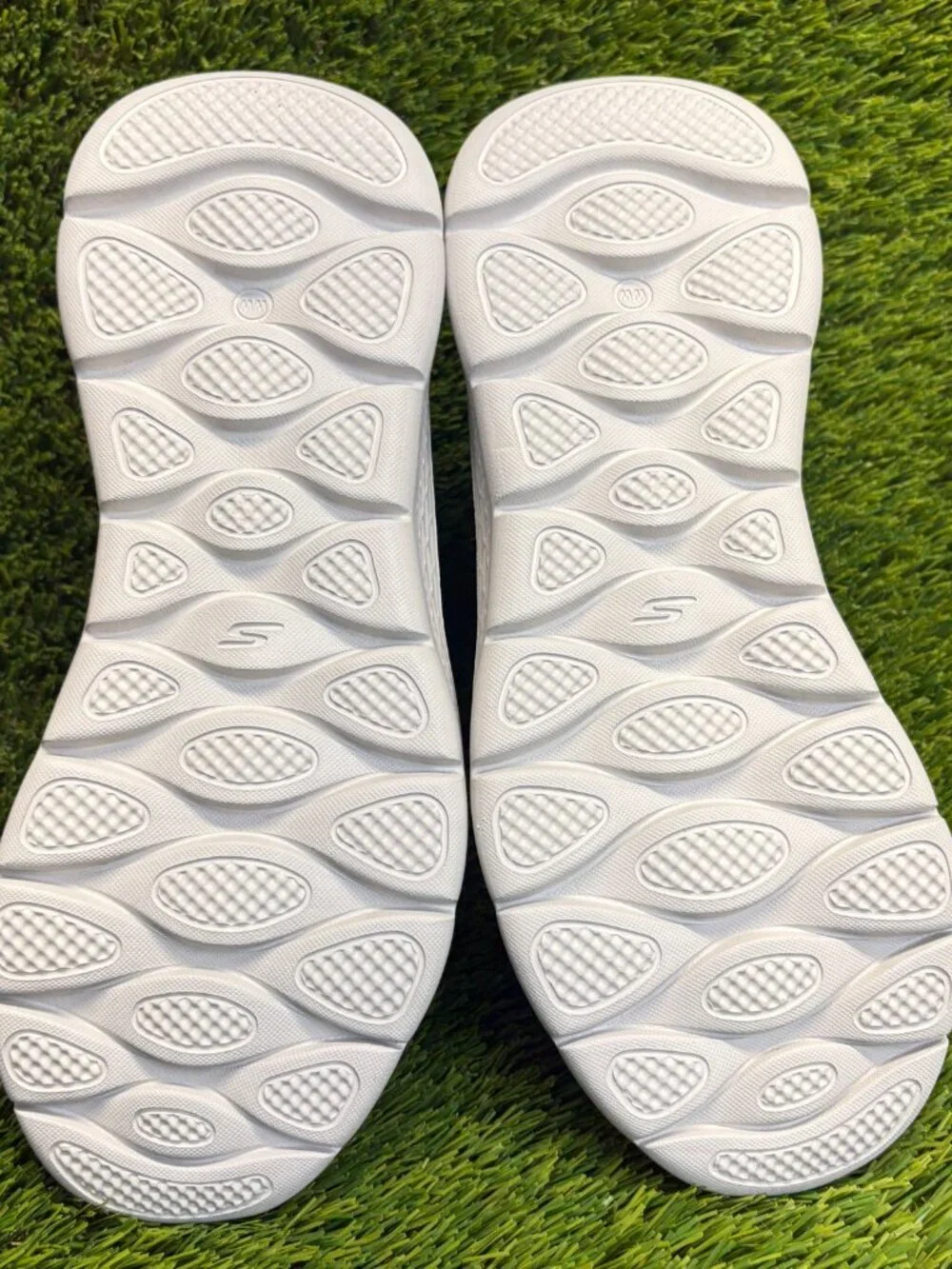 Skechers please review